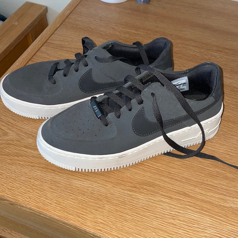 Nike Air Force 1 Sage Low